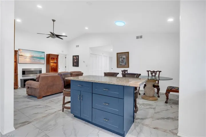 6511 Royal Woods Dr, Fort Myers, Florida 33908