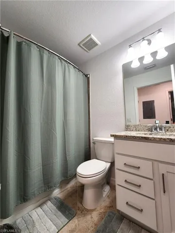 Full hall bath