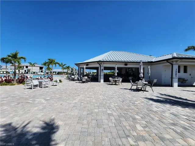 Tiki bar poolside