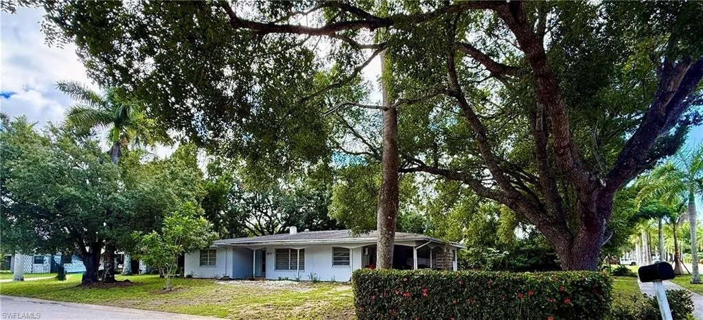 4777 Mcgregor Blvd, Fort Myers, Florida 33901