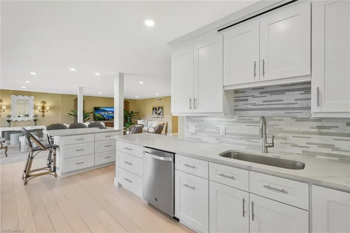 102  Wilderness  WAY, Naples, FL 34105