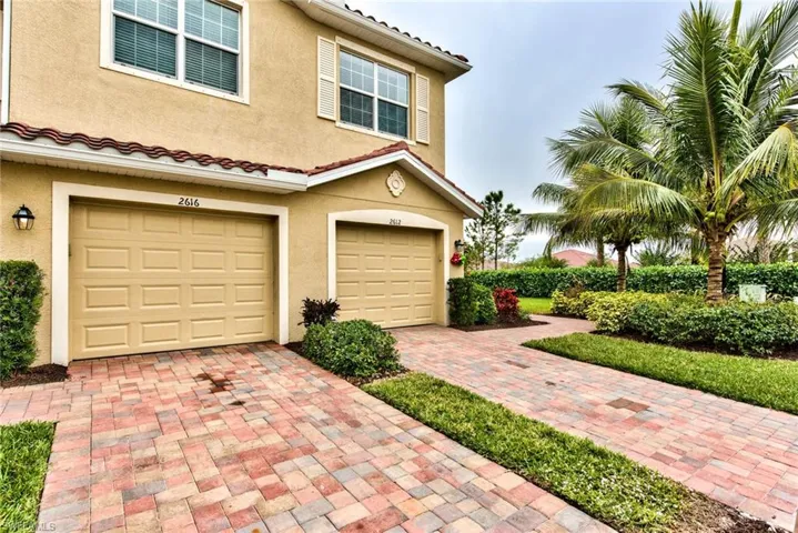 2612  Blossom  WAY, Naples, FL 34120