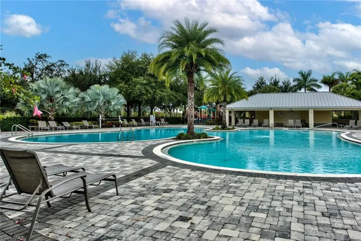 2612  Blossom  WAY, Naples, FL 34120