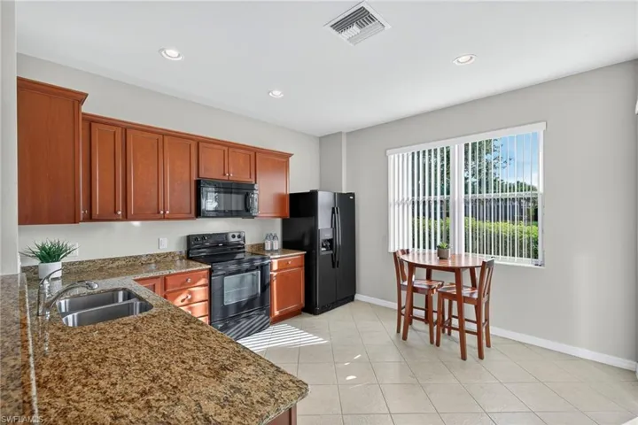 Eat-In Kitchen