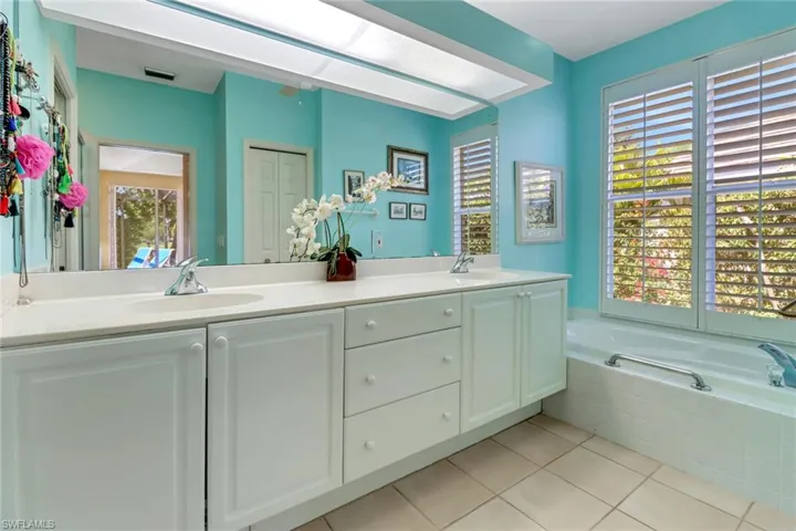 4242 Longshore Way S, Naples Fl 34119