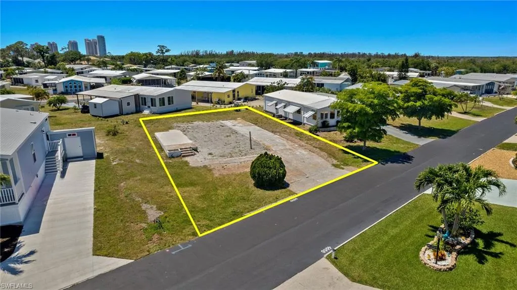 4689 Fiji LN, Bonita Springs, FL 34134,225038637