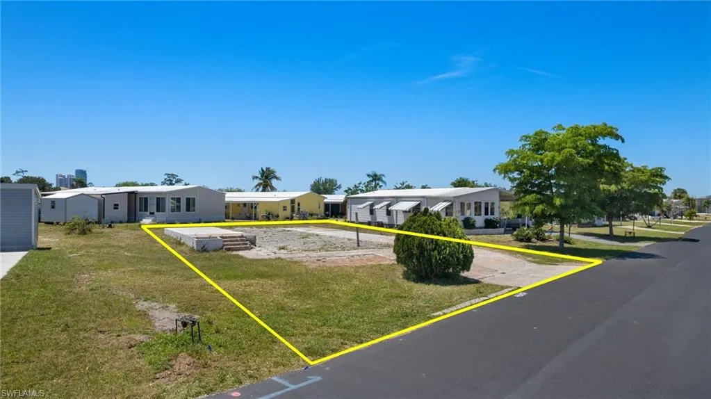 4689 Fiji LN, Bonita Springs, FL 34134,225038637