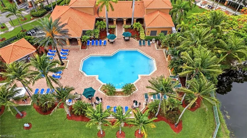 1240 Wildwood Lakes Blvd 105, Naples, Florida 34104