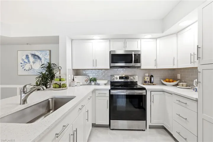 1240 Wildwood Lakes Blvd 105, Naples, Florida 34104