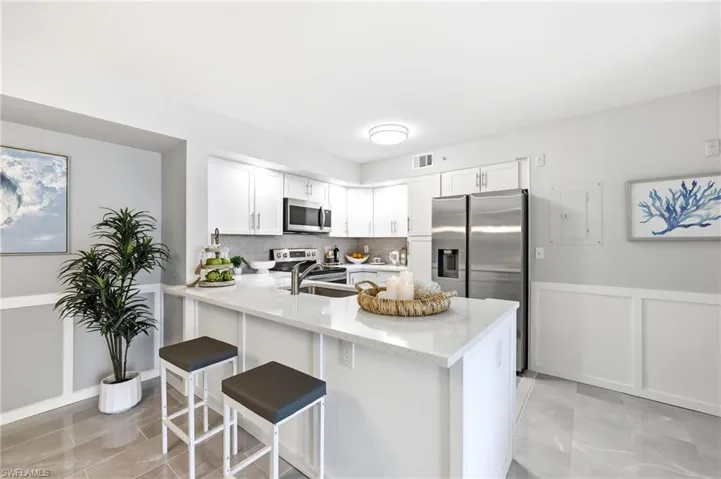 1240 Wildwood Lakes Blvd 105, Naples, Florida 34104