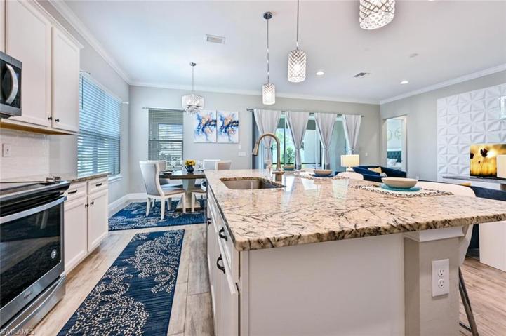 3392  PILOT  CIR, Naples, FL 34120