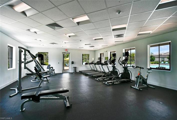 3392  PILOT  CIR, Naples, FL 34120