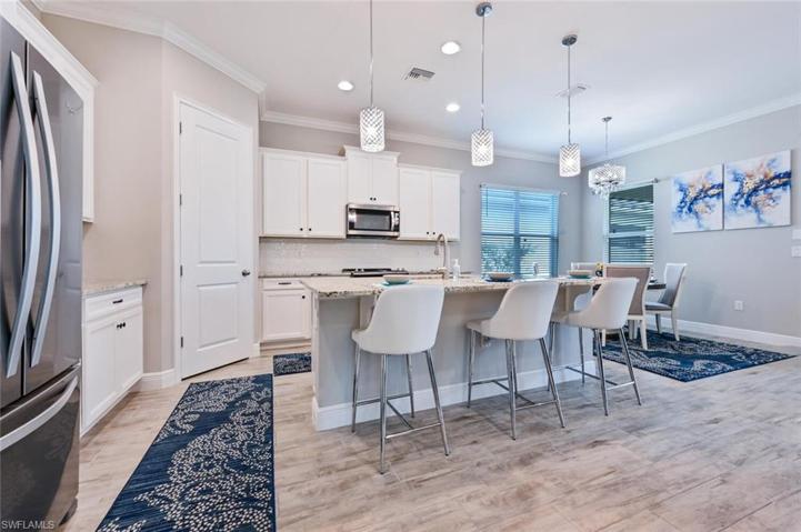 3392  PILOT  CIR, Naples, FL 34120