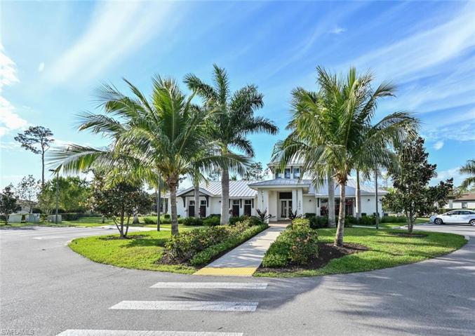 3392  PILOT  CIR, Naples, FL 34120