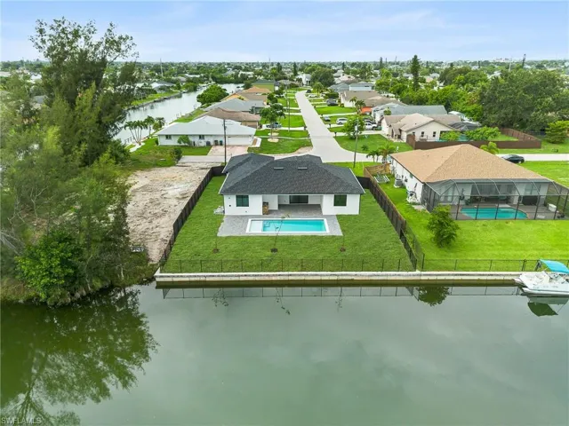 1837 Ne 2nd St, Cape Coral, Florida 33909