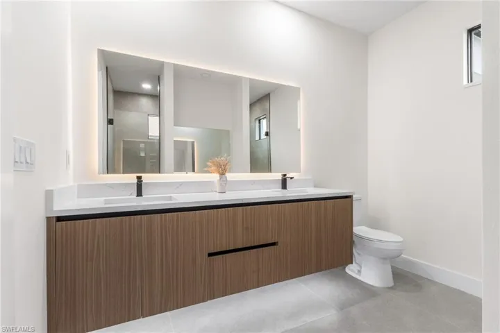 1837 Ne 2nd St, Cape Coral, Florida 33909