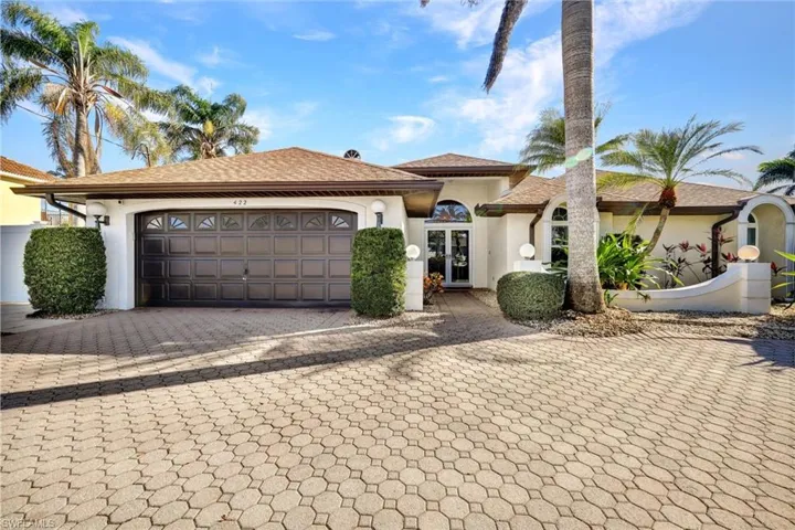 Oversized paver circular driveway