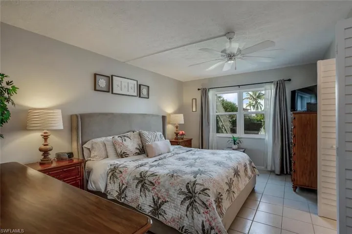 920 SE 46th  ST, Cape Coral, FL 33904