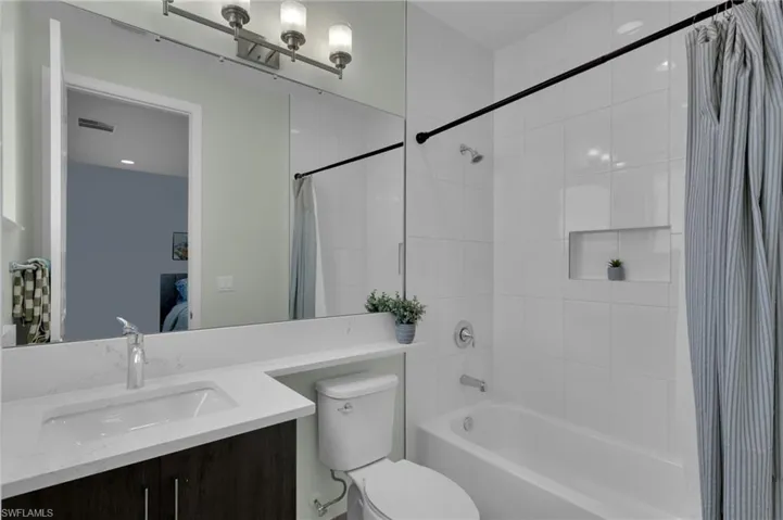 Guest Bathroom 3
