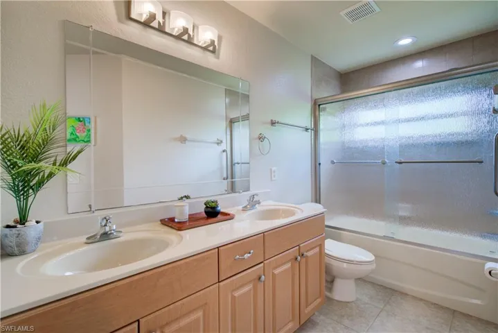 927 28th Ter, Cape Coral, Florida 33914