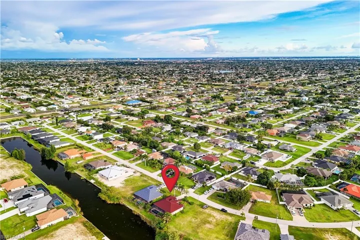 927 28th Ter, Cape Coral, Florida 33914