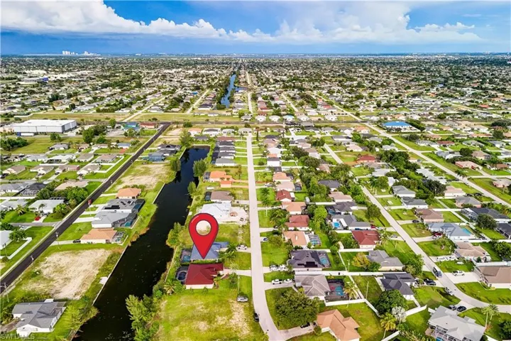927 28th Ter, Cape Coral, Florida 33914