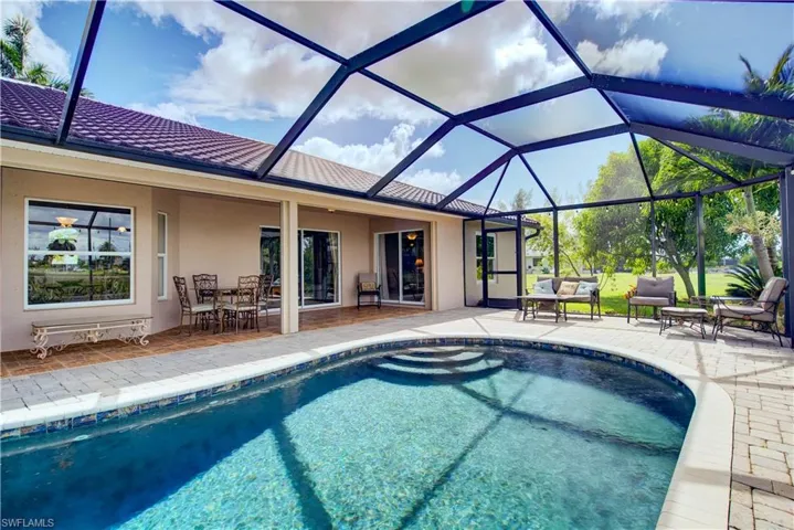 927 28th Ter, Cape Coral, Florida 33914