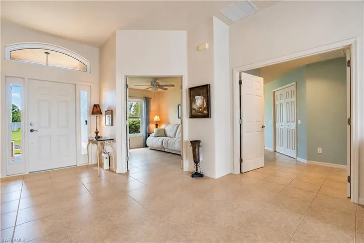 927 28th Ter, Cape Coral, Florida 33914