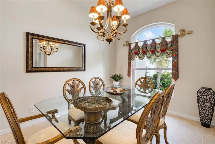 927 28th Ter, Cape Coral, Florida 33914