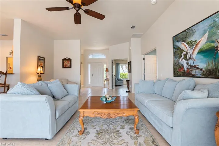 927 28th Ter, Cape Coral, Florida 33914