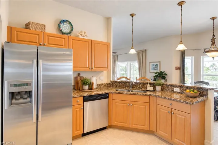 927 28th Ter, Cape Coral, Florida 33914