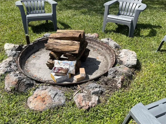 1ST FIRE PIT, POOL SIDE, PERFECT FOR FOR S'MORES!