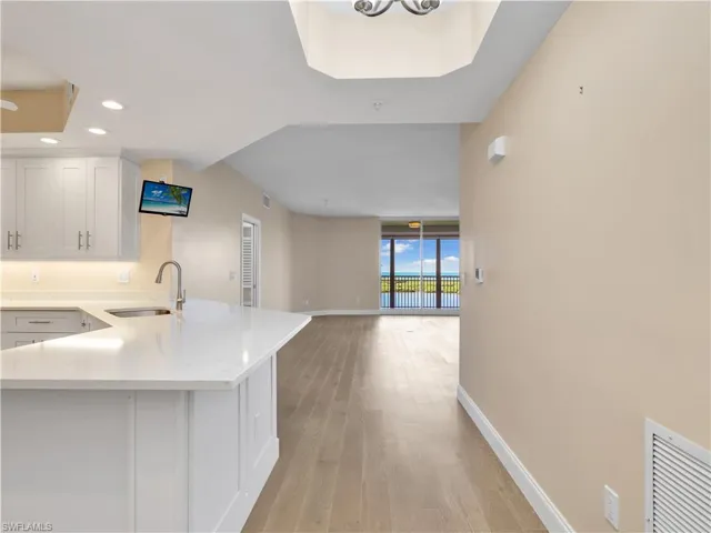 1001  Arbor Lake  DR, Naples, FL 34110