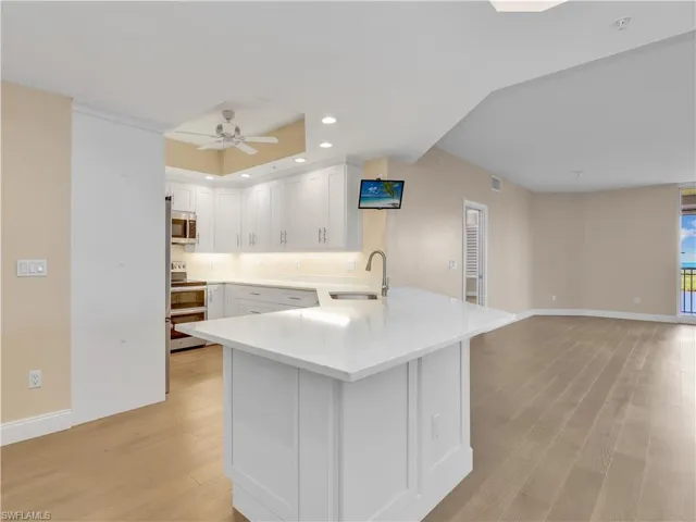 1001  Arbor Lake  DR, Naples, FL 34110
