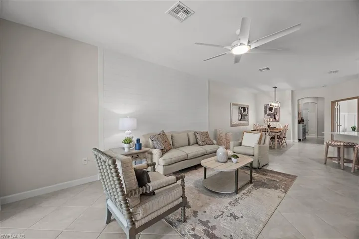 20529  Hazelnut N CT, Lehigh Acres, FL 33936