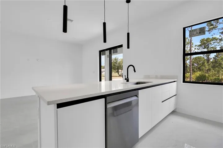 464 Redwing St, Lehigh Acres, Florida 33974
