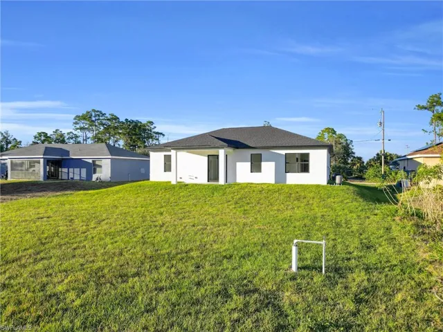 464 Redwing St, Lehigh Acres, Florida 33974