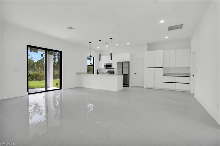 464 Redwing St, Lehigh Acres, Florida 33974