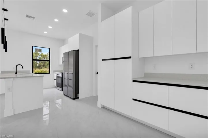464 Redwing St, Lehigh Acres, Florida 33974
