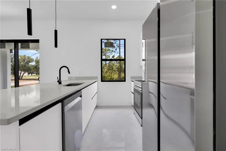 464 Redwing St, Lehigh Acres, Florida 33974