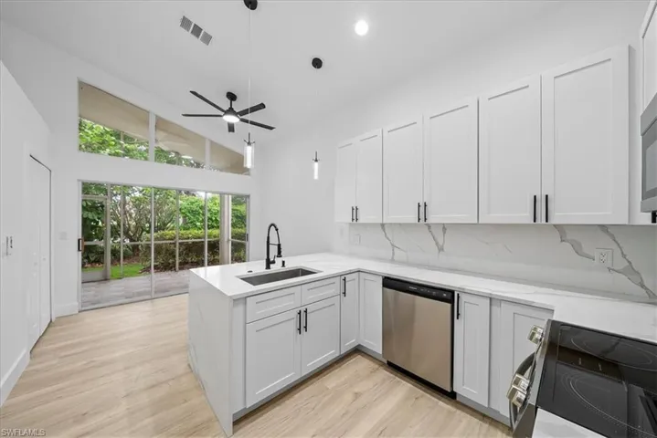 13609 Admiral Ct, Fort Myers, Florida 33912