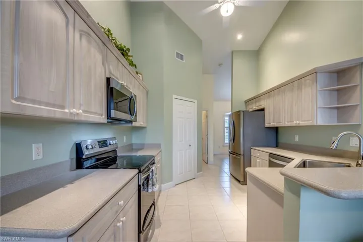2217 Se 8th Ter, Cape Coral Fl 33990