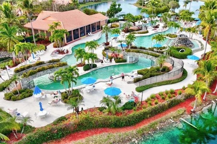 6770  Beach Resort  DR, Naples, FL 34114