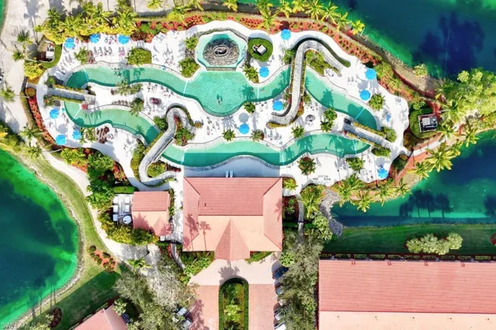 6770  Beach Resort  DR, Naples, FL 34114