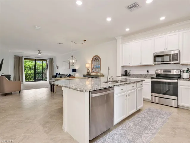 9157 Glenforest Dr, Naples, Florida 34120