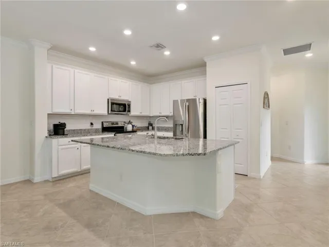 9157 Glenforest Dr, Naples, Florida 34120