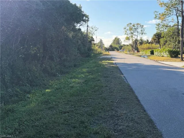 Paved road property is on dead end road