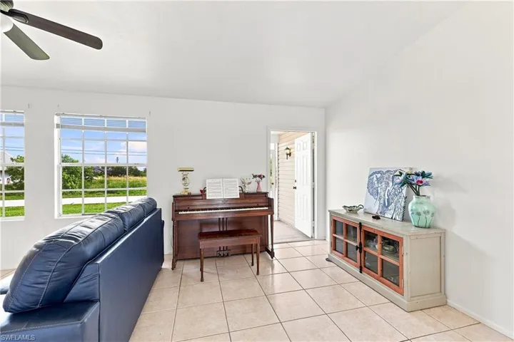 302 Nw 5th Ter, Cape Coral, Florida 33993