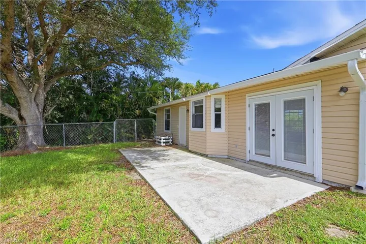 302 Nw 5th Ter, Cape Coral, Florida 33993