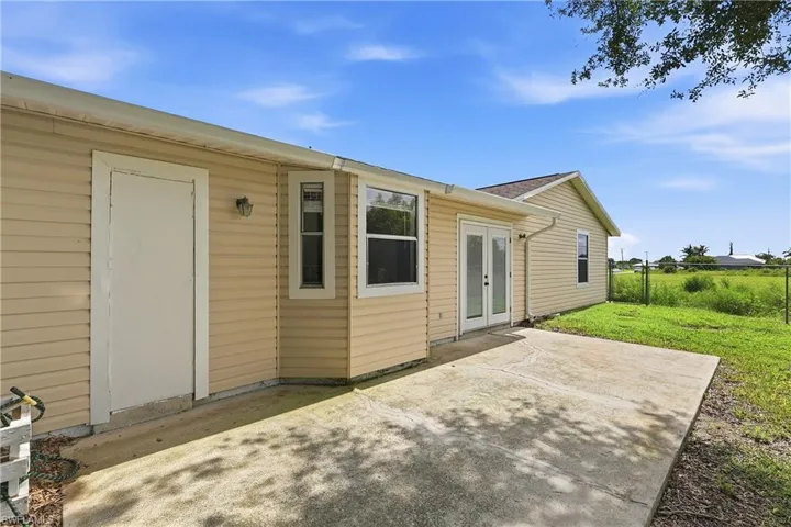 302 Nw 5th Ter, Cape Coral, Florida 33993